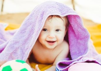 बाळांच्या शरीरात जास्त हाडे का असतात?