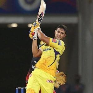 important facts about Shivam Dubey in Marathi