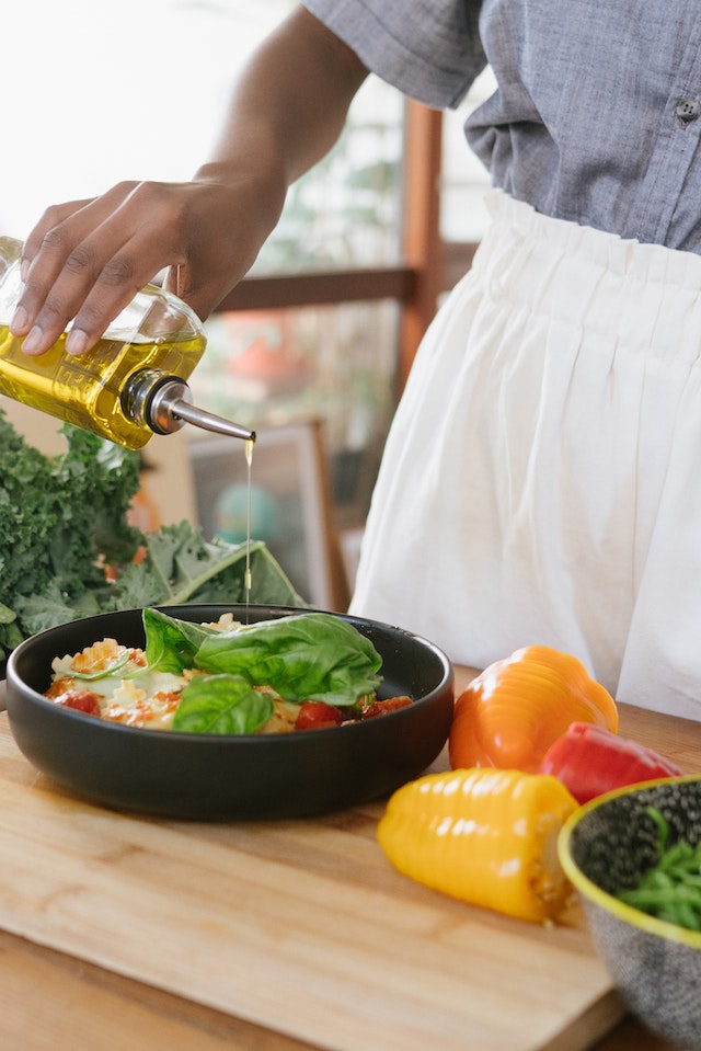 Olive oil meaning in Marathi